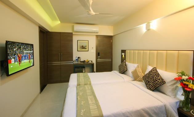 Hotel Columbus Mumbai Exterior photo