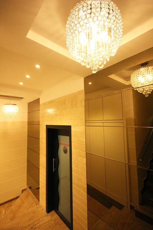 Hotel Columbus Mumbai Exterior photo