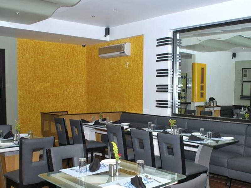 Hotel Columbus Mumbai Exterior photo