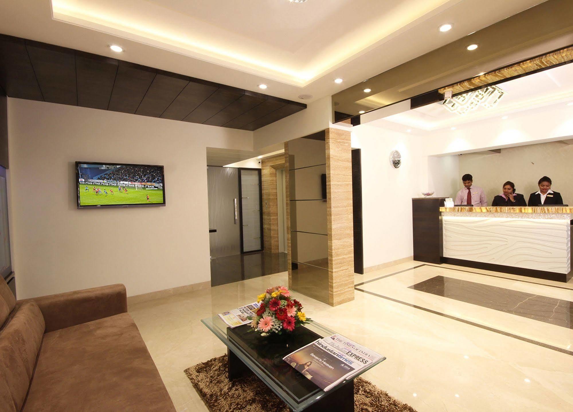 Hotel Columbus Mumbai Exterior photo