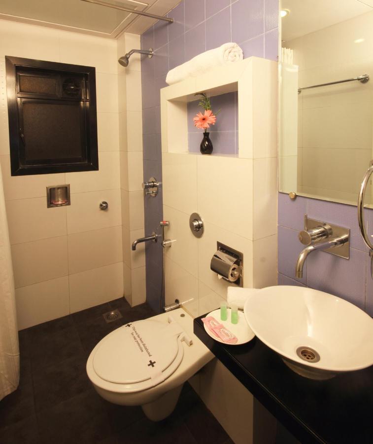 Hotel Columbus Mumbai Exterior photo