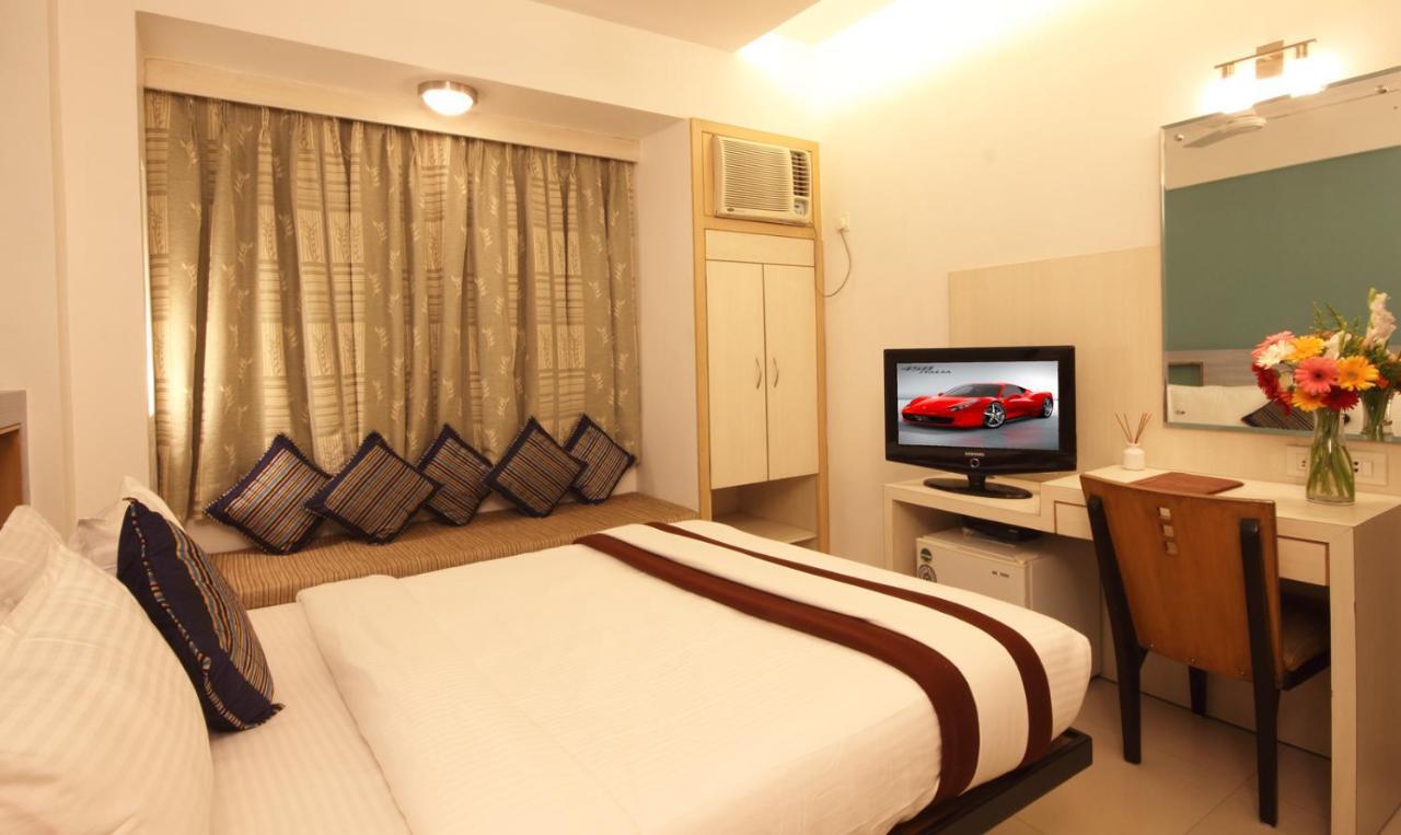 Hotel Columbus Mumbai Exterior photo